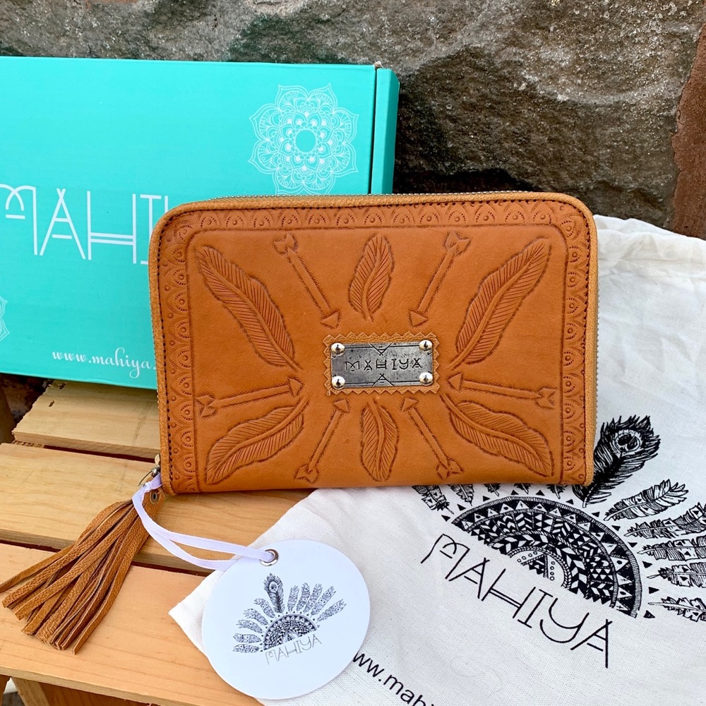 ✨HUNTER-BOHO LEATHER ZIP AROUND CLUTCH WALLET